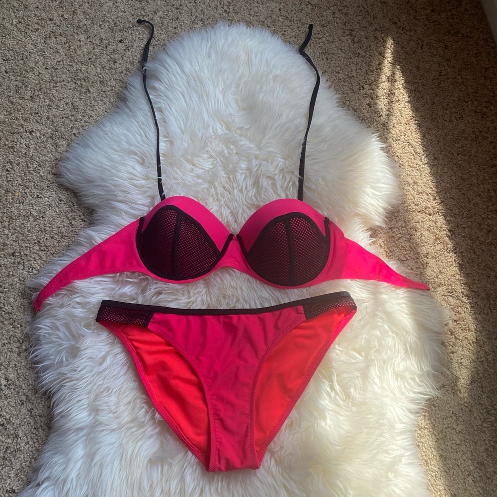 Coral Tropics 2 Piece Bikini Swimsuit Sz xlarge